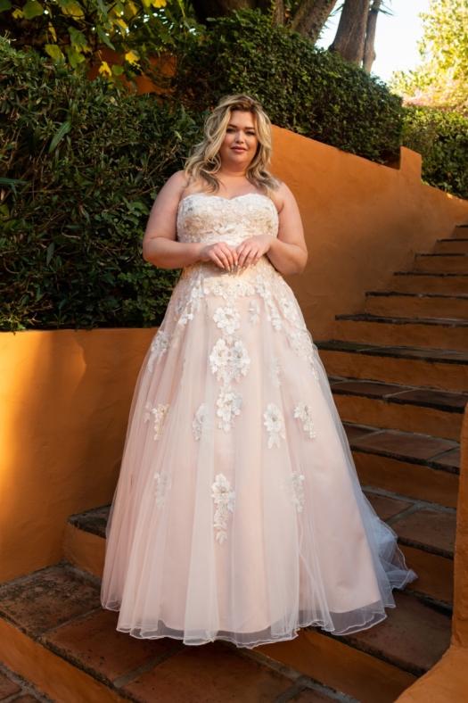 CURVY BRIDAL STAR JACKY 2